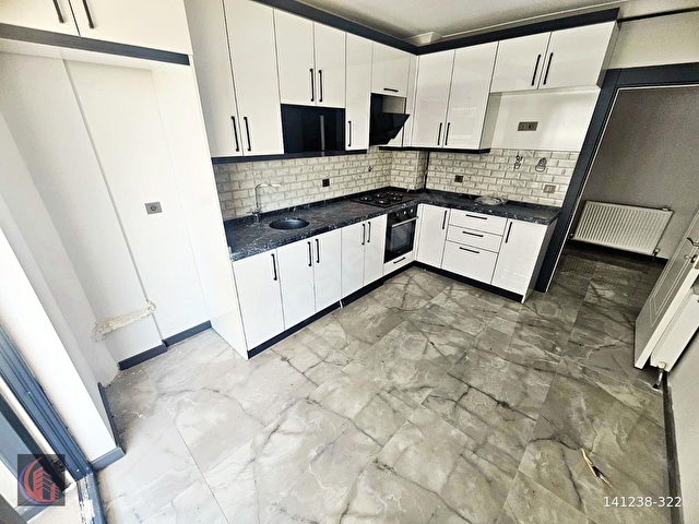 FİNANSDAN CADDE CEPHELİ ARA KATTA PAZARA YAKIN 3+1 DAİRE!!!