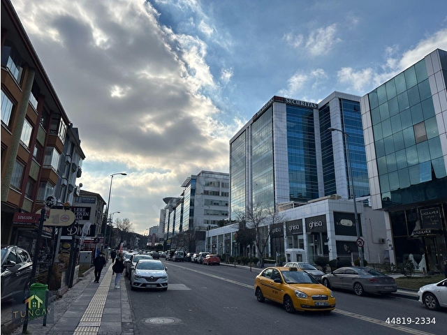 Ceyhun ATUF Kansu Cadde Üzeri Kiralık Ofis İşyeri.A.Otopark