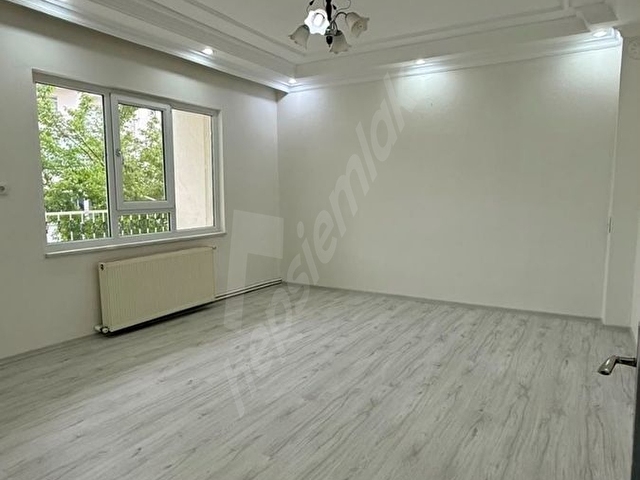 ÖZ GAYE EMLAKTAN DEVELİ YENİ MAHALLEDE KİRALIK GENİŞ DAİRE - Görsel 2
