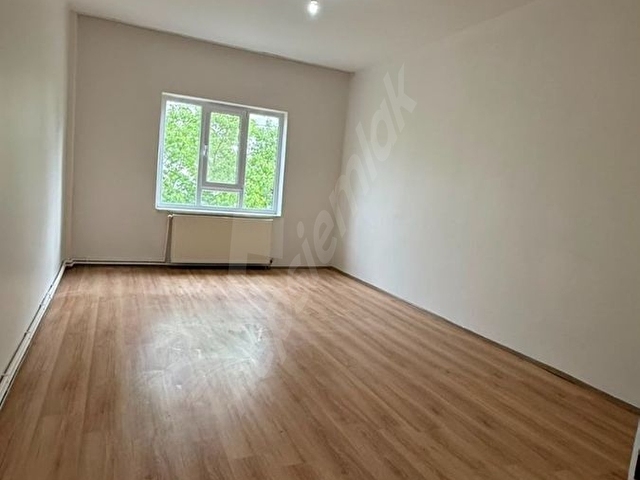 ÖZ GAYE EMLAKTAN DEVELİ YENİ MAHALLEDE KİRALIK GENİŞ DAİRE - Görsel 5
