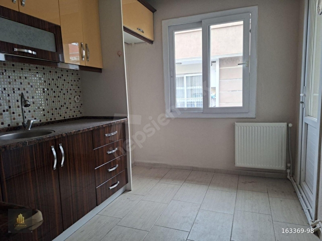 Sevgi Mahallesinde Genç Binada Ferah 2+1 Kiralık Daire - Görsel 3