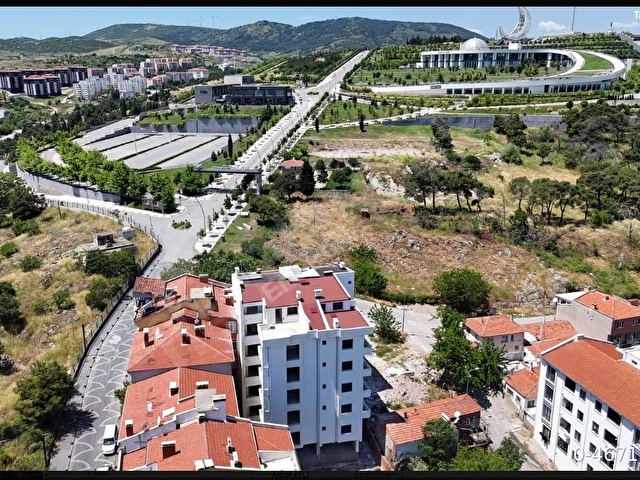 SAHİBİNDEN SATILIK ÇARŞI MERKEZİNE YAKIN ÇAMLIK YOLU ÜZERİ GENİŞ DAİRE
