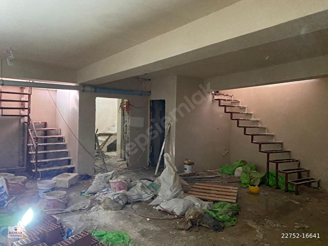 REMAX M ÇABUK ÇEKMEKÖY MADENLER MEVKİİNDE ŞİLE OTOBANI CEPHELİ KİRALIK 260M2 DEPOLU DÜKKAN - Görsel 15