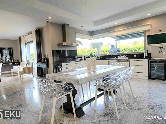 KUŞADASINDA TEK KATLI SATILIK MERKEZE ÇOK YAKIN ÇİFTLİK EVİ - Görsel 18