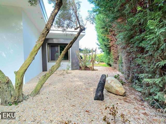 KUŞADASINDA TEK KATLI SATILIK MERKEZE ÇOK YAKIN ÇİFTLİK EVİ - Görsel 13