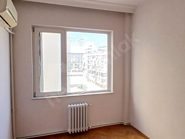 KONYAALTI CADDESİNDE FUL DENİZ MANZARALI 200M2 4+1 KİRALIK DAİRE (TADİLATI BOYA BADANASI YAPILDI) - Görsel 17