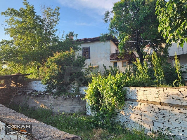 KAVAKLIDERE MERKEZİNDE SATILIK MÜSTAKİL EV VE ARSASI - Görsel 3