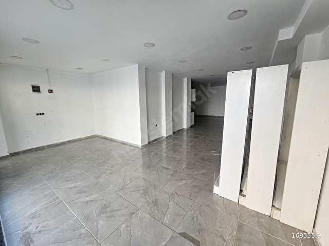 Merkezi Konumda 150m² Düz Ayak Geniş Kullanımlı Kiralık Dükkan - Görsel 7