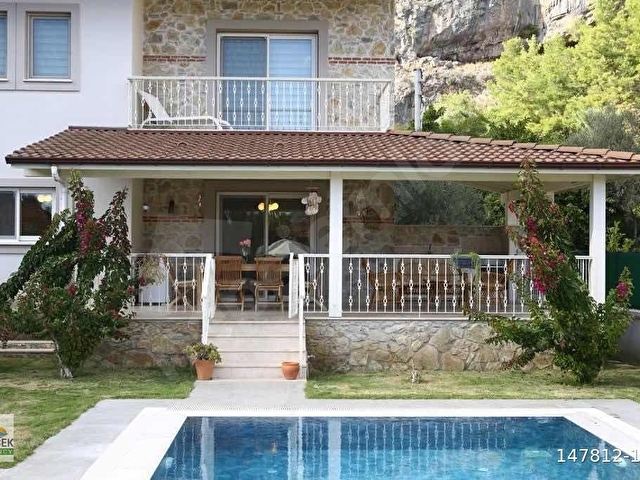 GÖCEK TE KİRALIK 5+1 VİLLA - Görsel 4