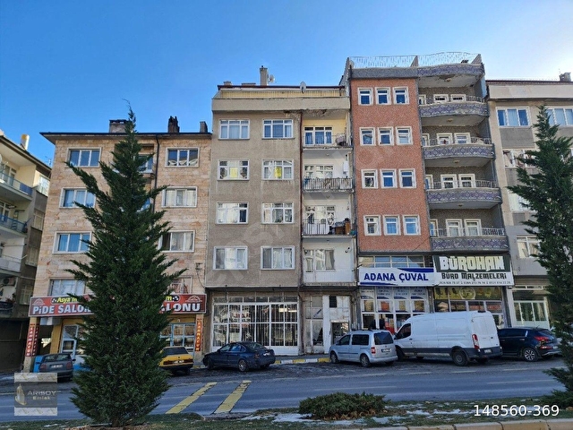 ARISOY EMLAKTAN ÇARŞI MERKEZDE ARA KAT 2+1 SATILIK DAİRE