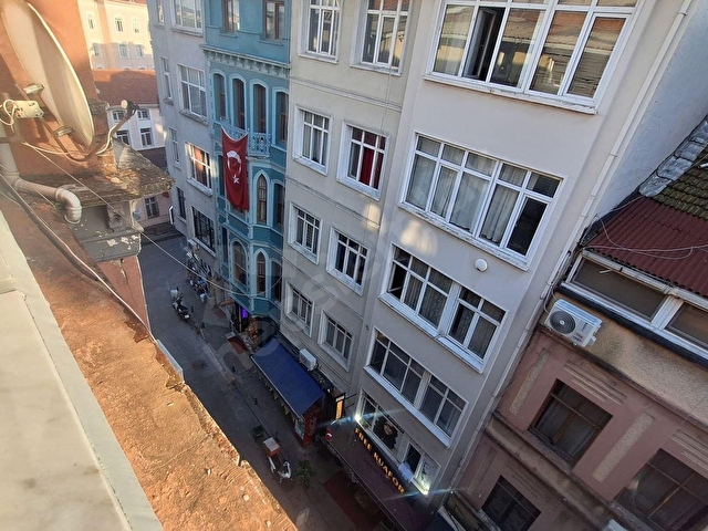 TAKSİM İSTİKLAL CADDESİNE ÇOK YAKIN 5. KAT 1+0 KİRALIK - Görsel 5