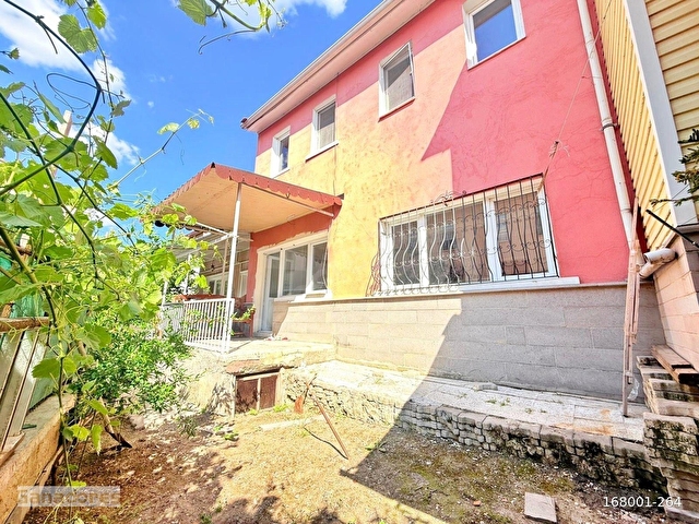 İLKYERLEŞİMDE VİP YAŞAMA ADIM ATIN.! & METROYA YÜRÜME MESAFESİ & FULL YAPILI & ÇİFT BAHÇE 160 m² 3+1