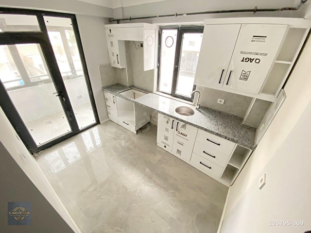Bandırma 600 Evler Mah Köşe Başı 2+1 Ara Kat Satılık Daire
