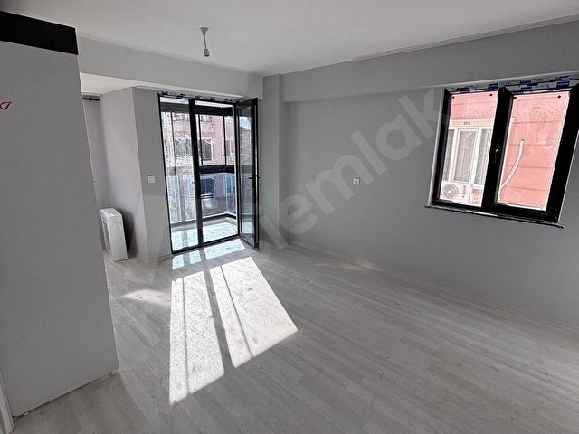 ŞÜKRÜPAŞA MAH SIFIR KİRALIK DAİRE 1+1 50M2 ARA KAT ASANSÖRLÜ - Görsel 2