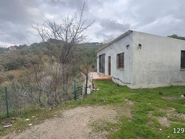 SEFERİHİSAR GÖDENCE | SATILIK 2+1 DOĞA EVİ | 1.650 m² ARSA | NUMARATAJLI | MANZARALI
