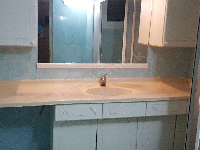 Karşıyakada  GİRNEYE,  IZBANA, ÇARŞIYA  çok yakın, Şirin, 2+1,BAHÇELİ  BAKIMLI, İŞYEŔİNEDE UYGUN - Görsel 9