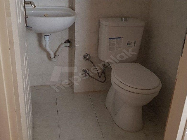 Karşıyakada  GİRNEYE,  IZBANA, ÇARŞIYA  çok yakın, Şirin, 2+1,BAHÇELİ  BAKIMLI, İŞYEŔİNEDE UYGUN - Görsel 11