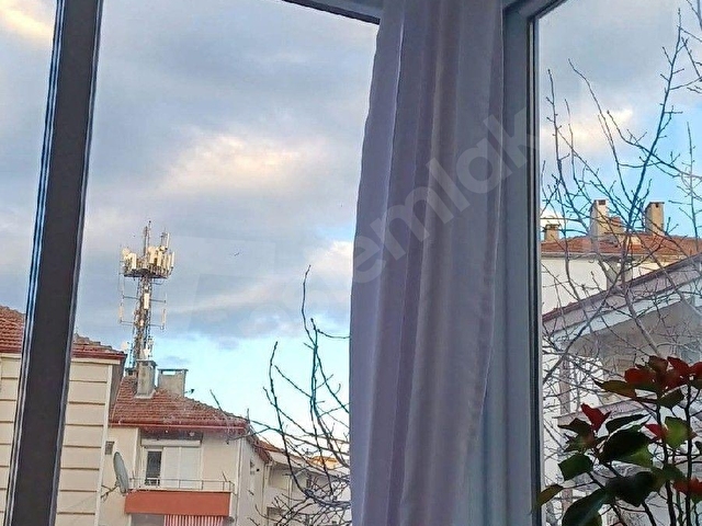 *KAYA GAYRİMENKUL* ÇINARCIK MERKEZDE  1.KAT 3+1 SATILIK FIRSAT DAİRE - Görsel 3