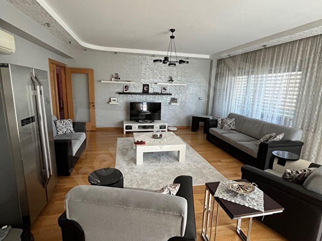 Bayraklı cadde üzeri geniş büyük daire isteyene satılık 185m2 daire - Görsel 23