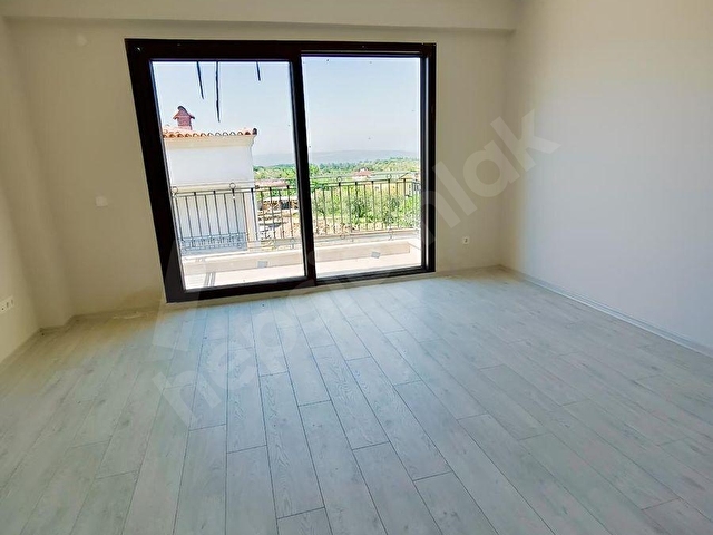 ÇANAKKALE MERKEZ ÇINARLI DENİZ MANZARALI SATILIK 5+1 VİLLA - Görsel 10