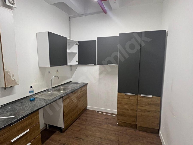 Basın Ekspresin Prestijli Plazasında Kiralık Tam Kat Ofis - Görsel 15