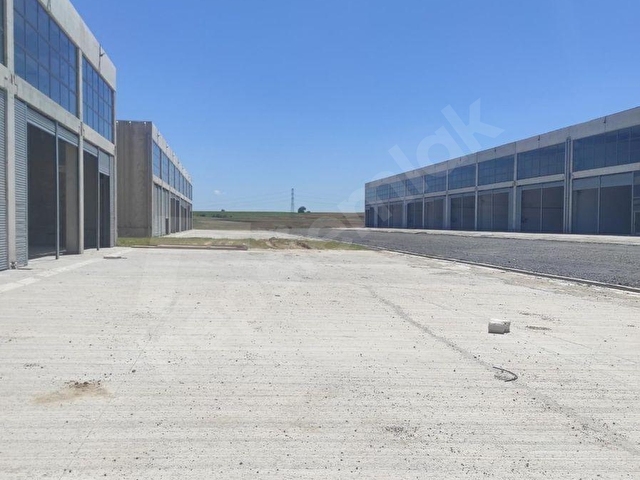 YATIRIMLIK FIRSAT . ERSANKOP SANAYİ SİTESİNDE SATILIK D TİPİ 400+350 m² TOPLAM 750 m² İMALATHANE - Görsel 2