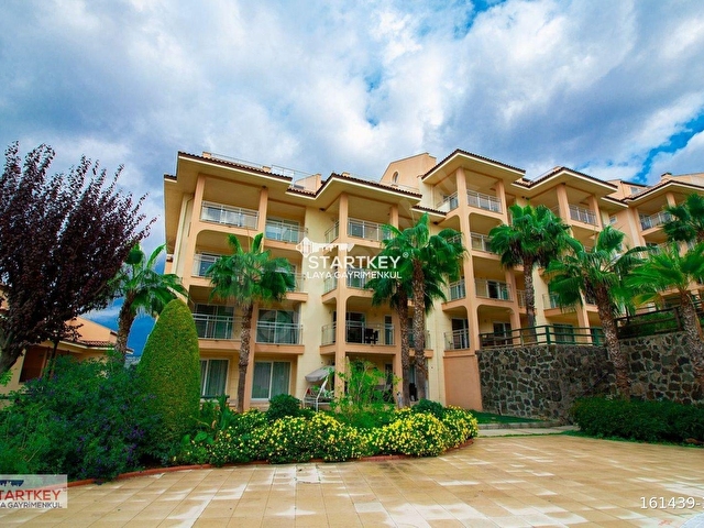 KUŞADASI GOLF RESORTTA DENİZ MANZARALI EŞYALI SATILIK 2+1 DAİRE - Görsel 3