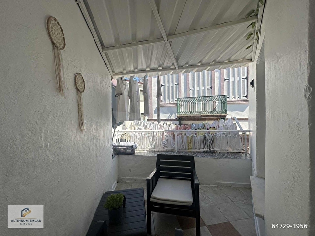Ayvalıkta çarşının içinde merkezi konumda satılık Rum evi - Görsel 21