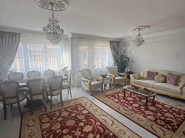 ÇAM GAYRİMENKULDEN ALBAYRAK CADDESİNDE 270M2 İÇİ YAPILI DAİRE - Görsel 5