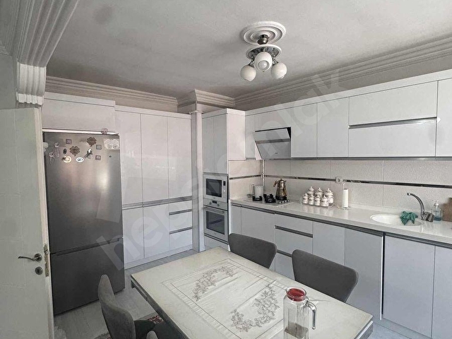 ÇAM GAYRİMENKULDEN ALBAYRAK CADDESİNDE 270M2 İÇİ YAPILI DAİRE - Görsel 16
