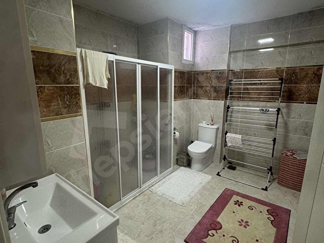 ÇAM GAYRİMENKULDEN ALBAYRAK CADDESİNDE 270M2 İÇİ YAPILI DAİRE - Görsel 11