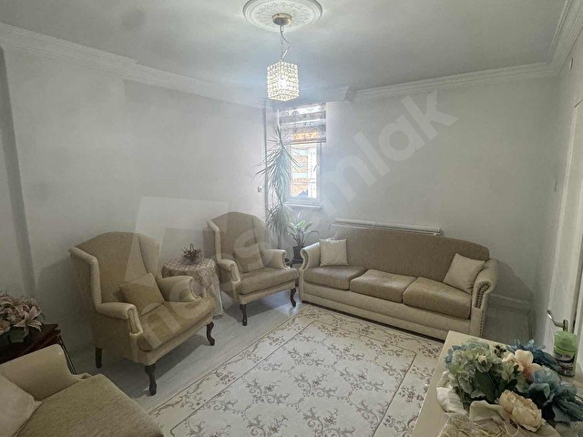 ÇAM GAYRİMENKULDEN ALBAYRAK CADDESİNDE 270M2 İÇİ YAPILI DAİRE - Görsel 7