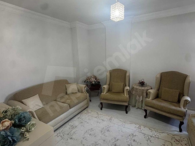 ÇAM GAYRİMENKULDEN ALBAYRAK CADDESİNDE 270M2 İÇİ YAPILI DAİRE - Görsel 8
