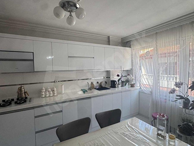 ÇAM GAYRİMENKULDEN ALBAYRAK CADDESİNDE 270M2 İÇİ YAPILI DAİRE - Görsel 17