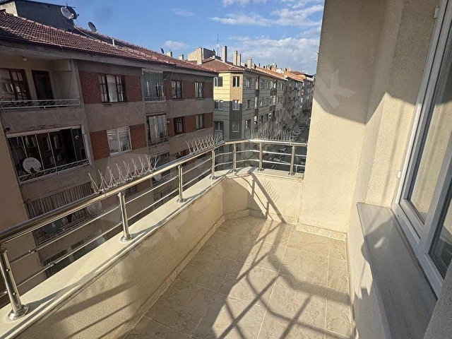 ÇAM GAYRİMENKULDEN ALBAYRAK CADDESİNDE 270M2 İÇİ YAPILI DAİRE - Görsel 19