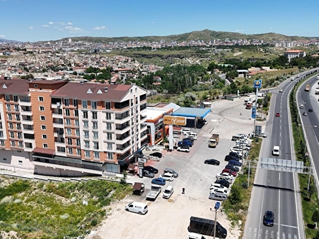 1 EMLAKda Bahçelievlerde Manzaralı, Ana Yola Yakın satılık4+1 - Görsel 2
