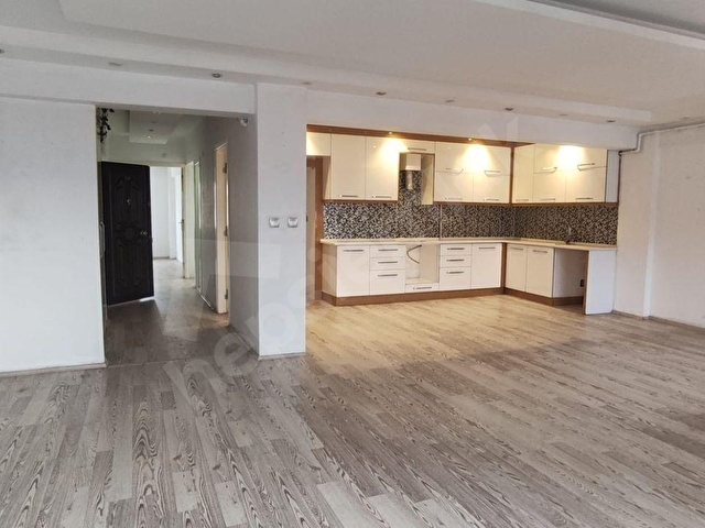 REMAX MODEL DEN LISE CADDESINDE 3+1 KIRALIK DAIRE - Görsel 4