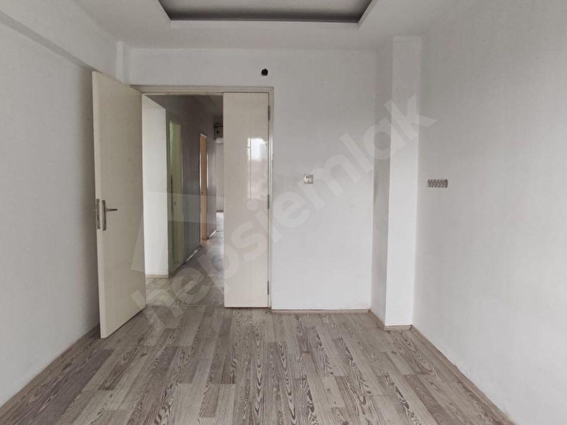 REMAX MODEL DEN LISE CADDESINDE 3+1 KIRALIK DAIRE - Görsel 8