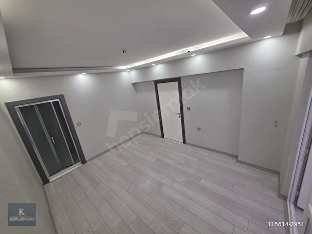ÇAMBAŞI CADDESİ NE KOMŞU 3+1 FULL YAPILI ÖZENLE TASARLANMIŞ - Görsel 14
