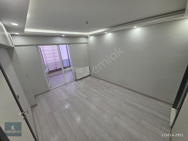 ÇAMBAŞI CADDESİ NE KOMŞU 3+1 FULL YAPILI ÖZENLE TASARLANMIŞ - Görsel 21
