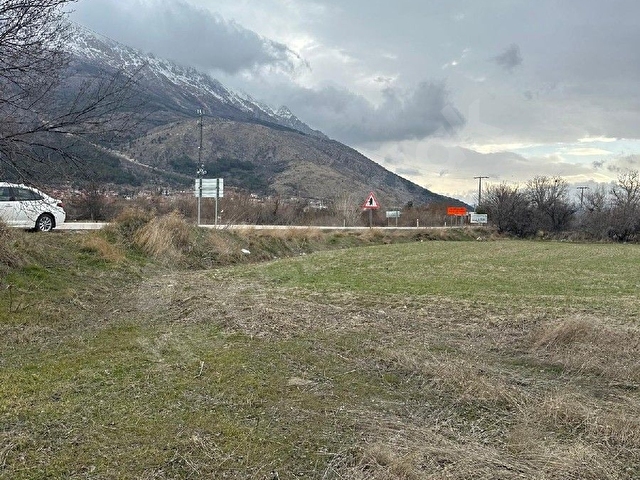 ANA ASFALTA CEPHE, MERKEZE YAKIN ARAZİ - Görsel 6