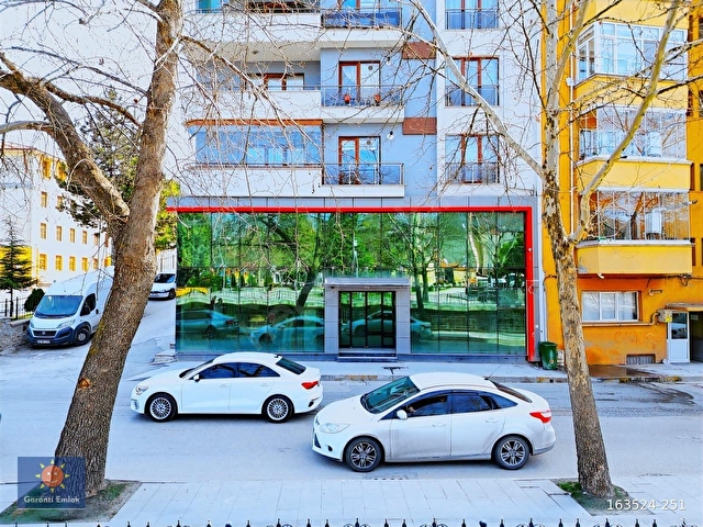 »GARANTİ EMLAKTAN ŞEHİR MERKEZİNDE, 300 m² EMSALSİZ BİR DÜKKAN« - Görsel 7
