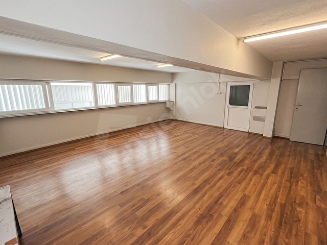 Velibabada İmalat ve Otomotive Uygun 360m2 Ofisli Kiralık Tesis - Görsel 10