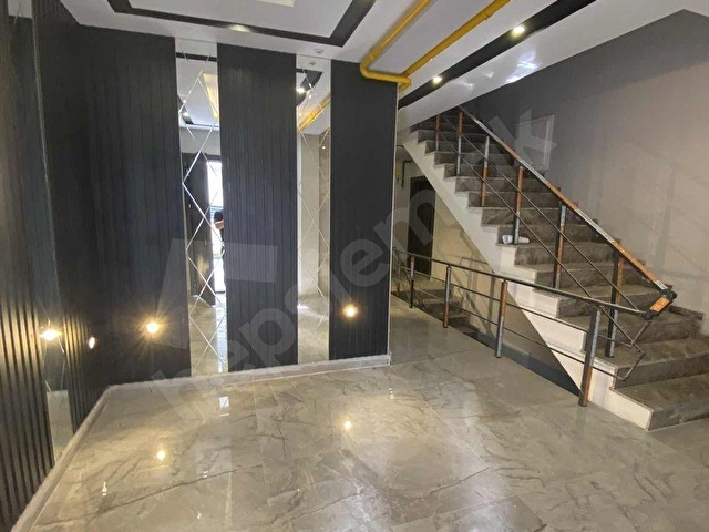 ÇELİK EMLAKTAN KÖRFEZ MAHALLESİ ULAŞIMA YAKIN LÜX 1+1 DAİRE - Görsel 8