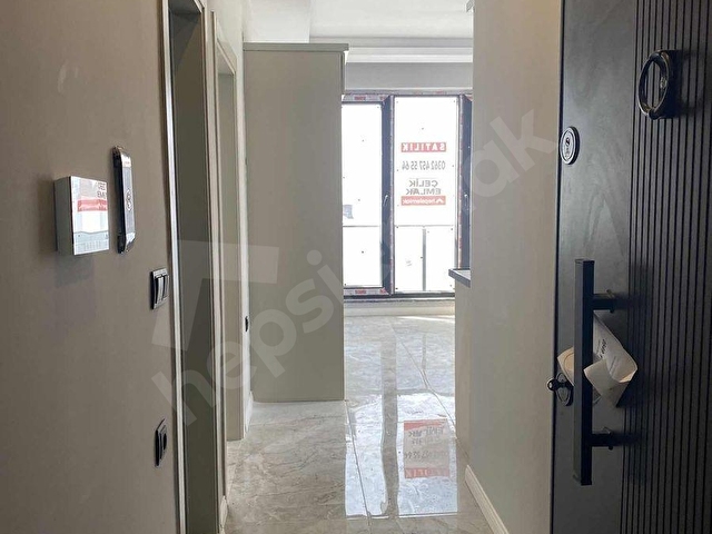 ÇELİK EMLAKTAN KÖRFEZ MAHALLESİ ULAŞIMA YAKIN LÜX 1+1 DAİRE
