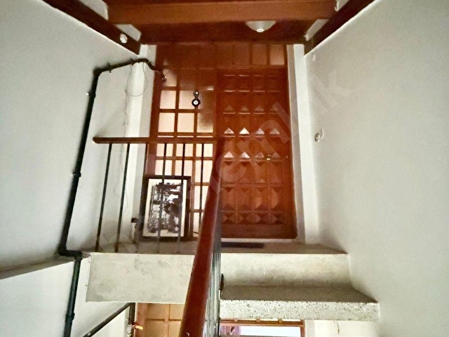 Büyük Adada Belediye Binasının Hemen Arkasında Aya Dimitri Klisesinin Karşısında(4)Katlı(340)m2 Bina - Görsel 17