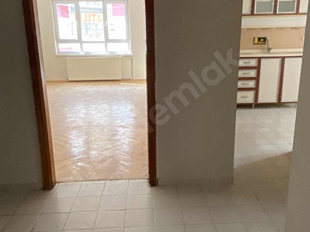 AKDERE MEHMET ALİ ALTUN CADDESİNDE BAKIMLI -KAPALI GARAJ-DEPO - Görsel 9