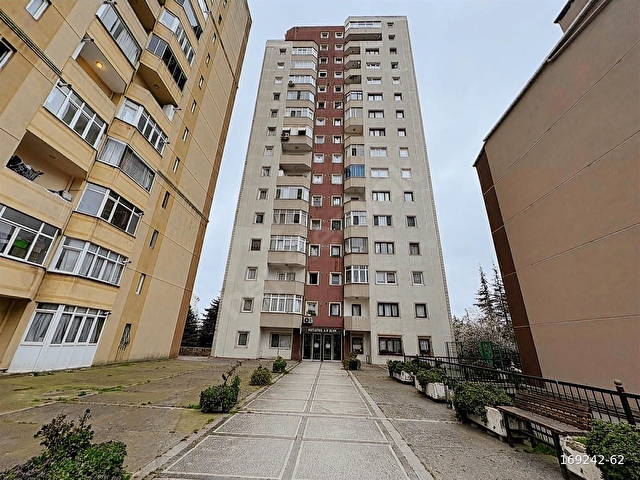 HALKALI ATAKENT 1.ETAP 1.BÖLGE KUTLUTAŞTA 2+1 94M2 FUL TADİLATLI
