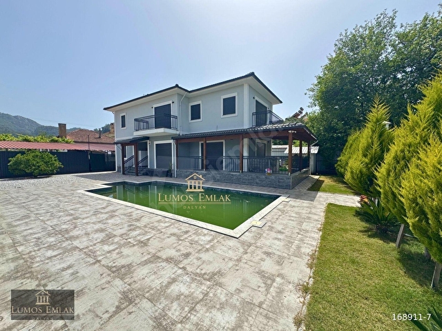 Dalyan Okçularda Uzun Dönem Kiralık 4 yatak Odalı Havuzlu Villa