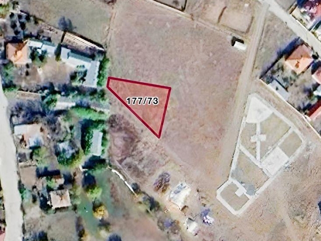 BERLİN EMLAKTAN ULALARDA SATILIK 678m2 KÖŞE ARSA - Görsel 4